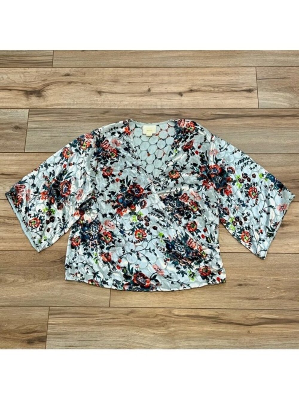 Maeve by Anthropologie Umi Floral Velvet Wrap Top SZ Medium Gray V Neck Soft